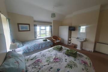 Holiday Home for 8 People in Aberdyfi, Aberdovey, Photo 4