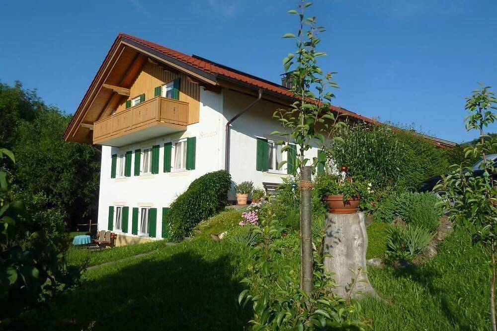 Vacation apartment Hörnle - Guesthouse Sonneneck in Bad Kohlgrub, Bavarian Alps