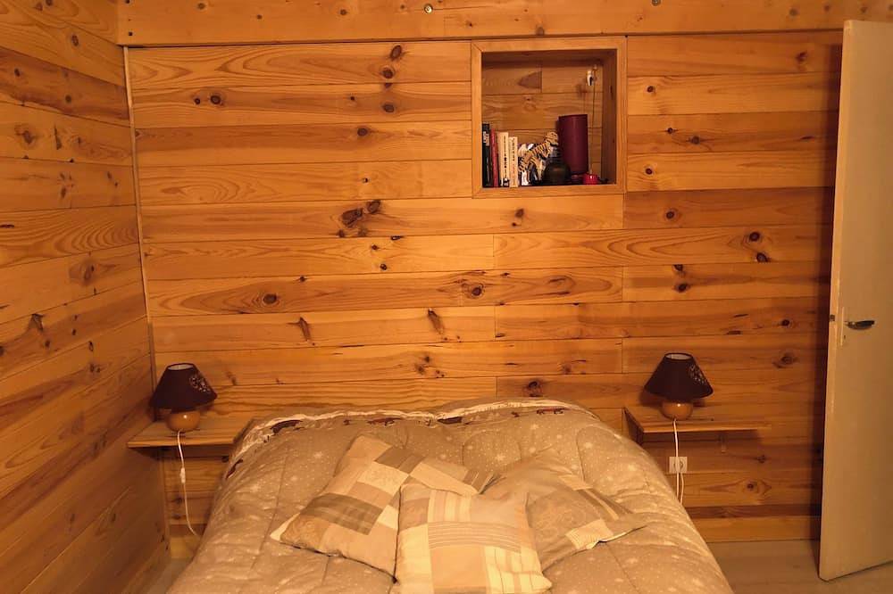 Appartement entier, La Cure Rdc en maison au calme T2 48m2 au  au milieu des champs 3 km Rousses in Les Rousses, Parc naturel régional du Haut-Jura