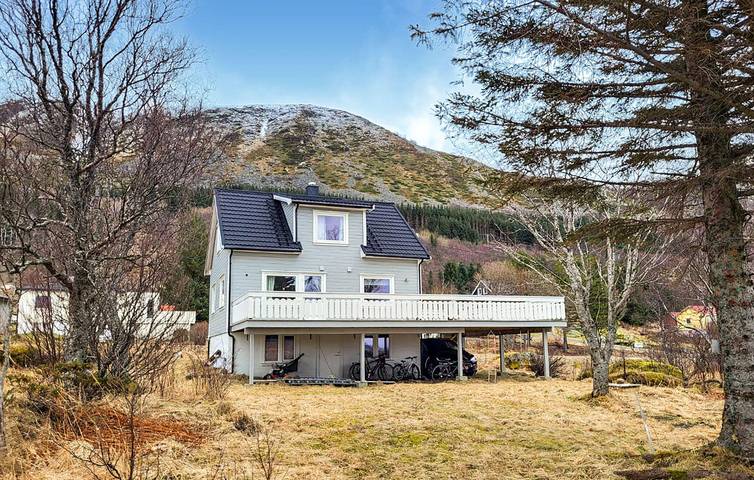 Ferienhaus für 7 Personen, mit Terrasse und Garten auf den Lofoten
