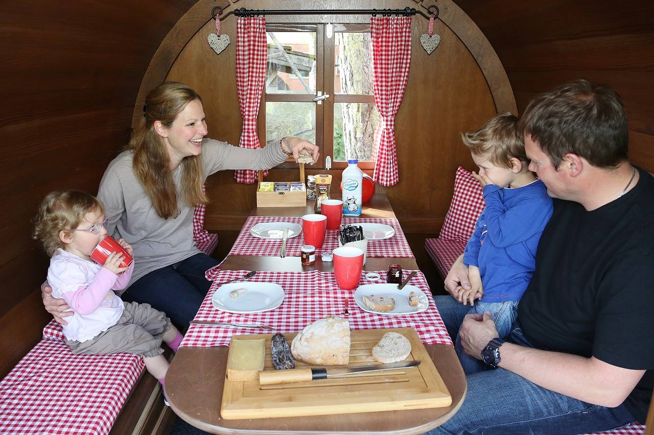 Schlaf-Fass Riesling-Silvaner Maienfeld - Schlaf-Fass: Familienübernachtung mit Hp in Rätikon Gebirgsgruppe, Maienfeld
