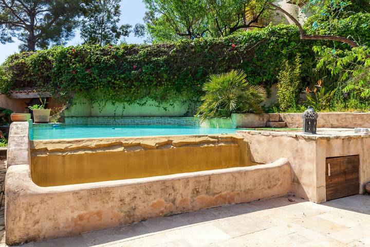 Appartamento intero, Appartamento 'Logement De Charme Les Araucarias' con piscina condivisa, terrazza privata e Wi-Fi in La Garde, Costa mediterranea (Francia)