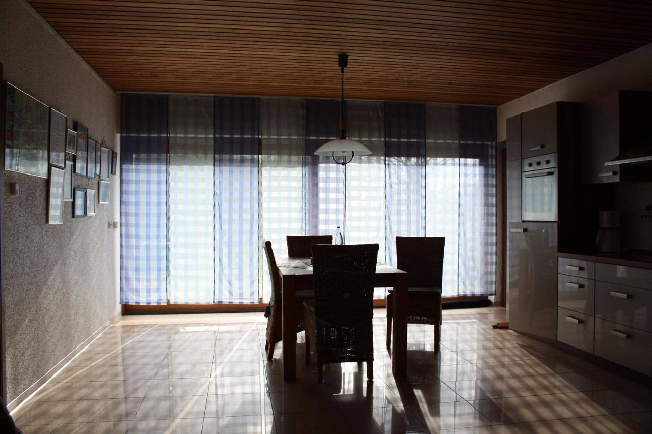 Ganze Wohnung, Double or Twin Room - Disability Access in Wiebelskirchen, Neunkirchen