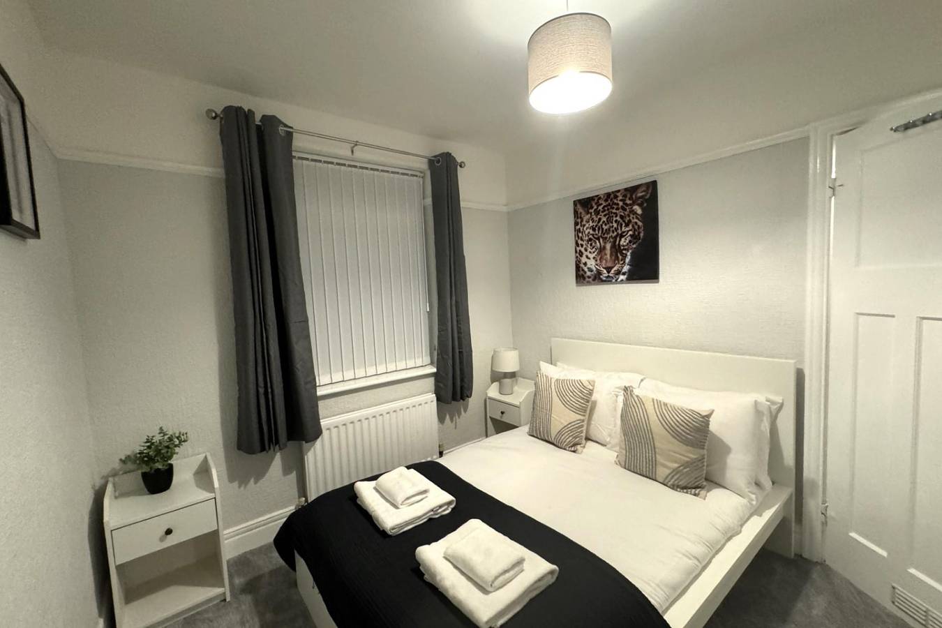 Entire holiday apartment, Kentmere Apartment - Sleeps 4 - Pet friendly in Newcastle upon Tyne, North East England