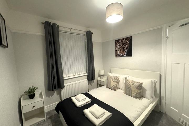 Holiday letting for 4 people, with garden, with pets in Newcastle upon Tyne
