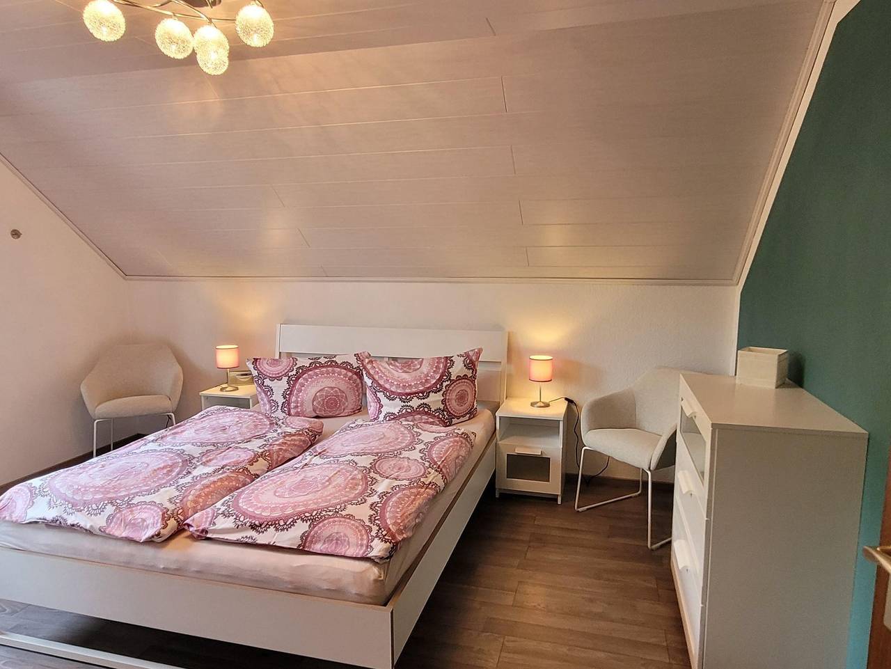Ganze Ferienwohnung, Ferienapartment Berg - 4-Bettwohnung in Berg (Pfalz), Rheinebene