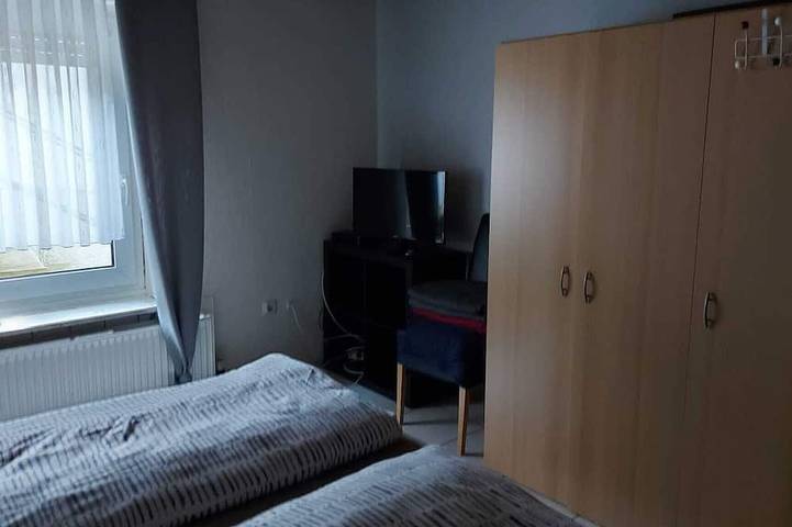 Ferienhaus für 8 Personen, mit Whirlpool und Garten sowie Terrasse und Sauna, mit Haustier in Bromskirchen - 2