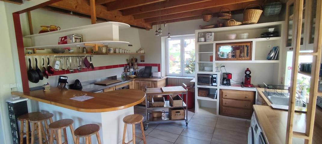 Auberge pour 3 personnes, avec Balcon et Terrasse ainsi que Jardin et Vue à Lormes