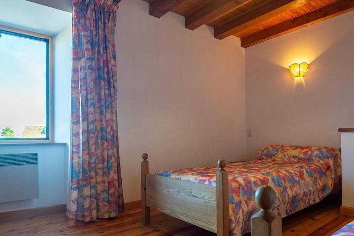 Location de vacances pour 6 personnes, avec terrasse, animaux acceptés dans La Fage-Saint-Julien - 4
