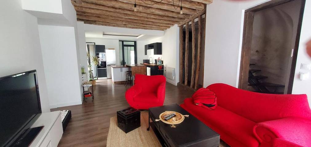 Location de vacances pour 10 personnes, avec jacuzzi et terrasse, adapté aux familles dans Cormery