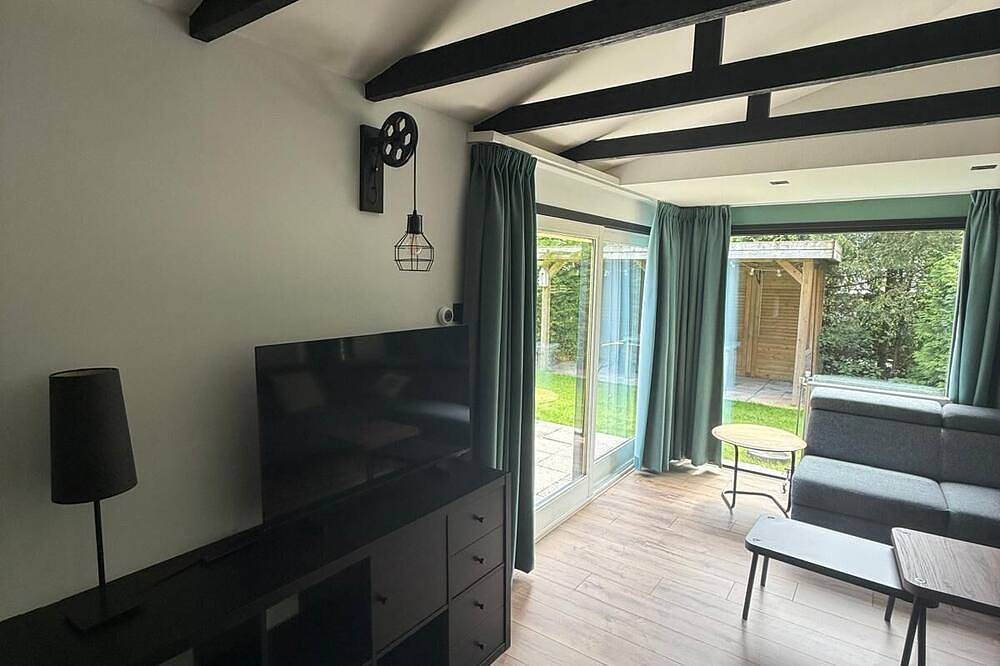 Gemütliche Lodge (48 m²) für 2 Personen mit Vollküche und großem Garten. Dein Vierbeiner ist herzlich willkommen für einen unvergesslichen Veluwe-Urlaub. in Harderwijk, Veluwe
