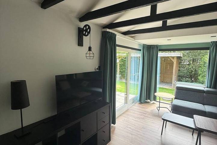 Gemütliche Lodge (48 m²) für 2 Personen mit Vollküche und großem Garten. Dein Vierbeiner ist herzlich willkommen für einen unvergesslichen Veluwe-Urlaub. in Harderwijk, Veluwe