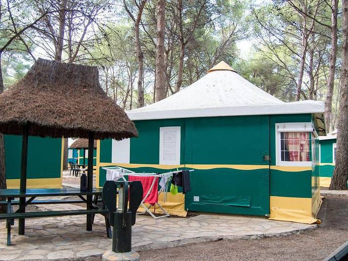 Tienda para 5 personas, con Jacuzzi y Terraza en Vilanova de Escornalbou - 2