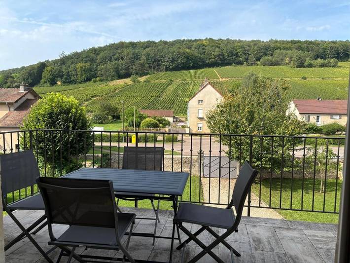 Gîte pour 6 personnes, avec vue et jardin à Pernand-Vergelesses