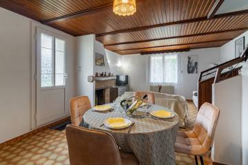 Gîte pour 7 personnes, avec terrasse et jardin à Rousset
