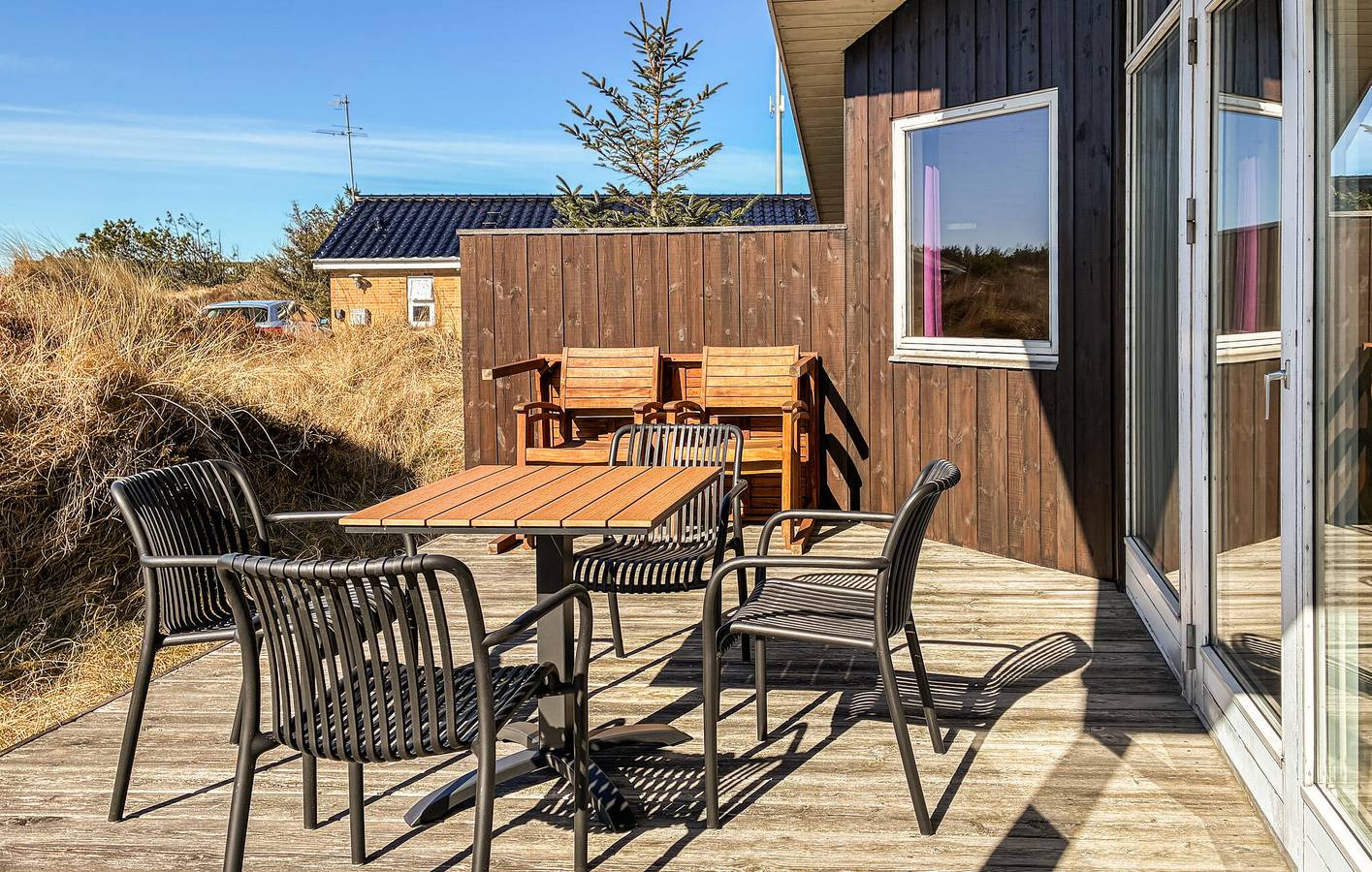 Feriehus for 6 personer med terrasse in Lild Strand, Vesterhavet