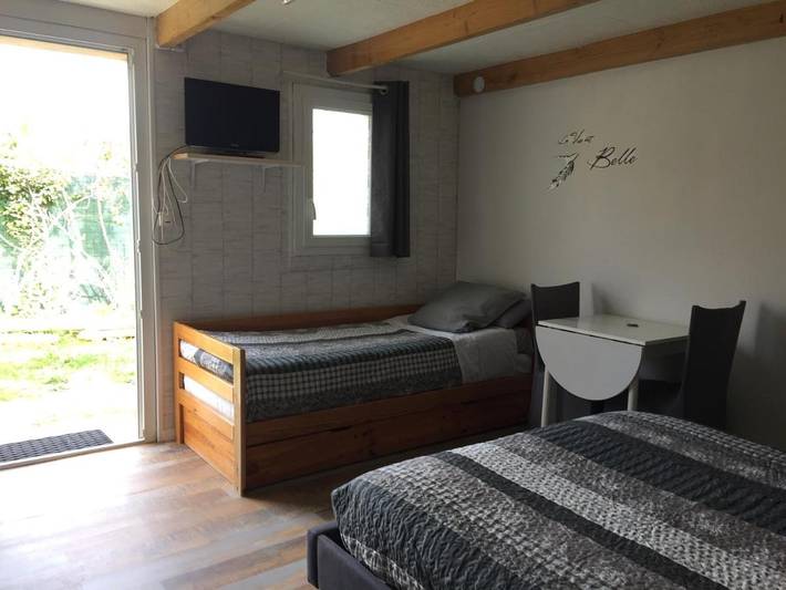 Gîte pour 3 personnes, avec piscine et jardin à Saint-Sauveur-de-Cruzières - 4