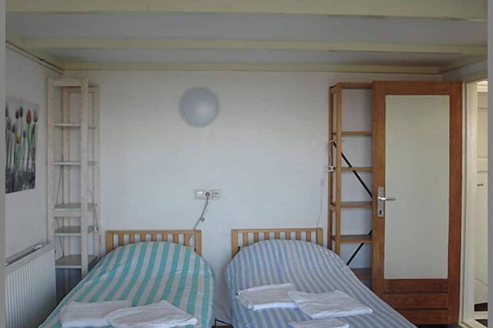 Cottage am Ufer des Ij in Amsterdam Oost, Holländische Küste