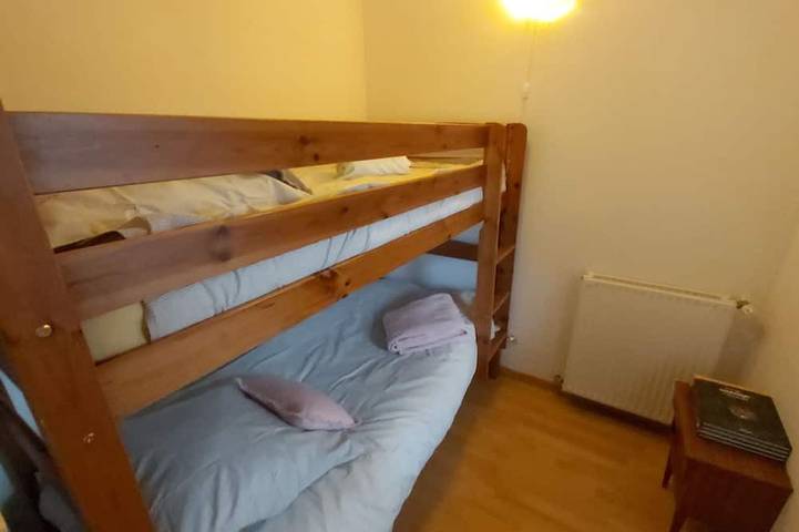Gîte pour 8 personnes, avec Terrasse ainsi que Jardin et Piscine à Calorguen - 3