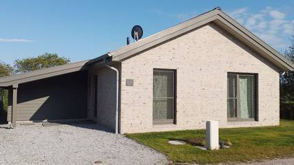 Ferienhaus für 5 Personen, mit Sauna und Garten in Jade