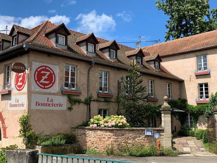Hôtel pour 2 personnes, avec Terrasse et Jardin ainsi que Piscine et Vue
