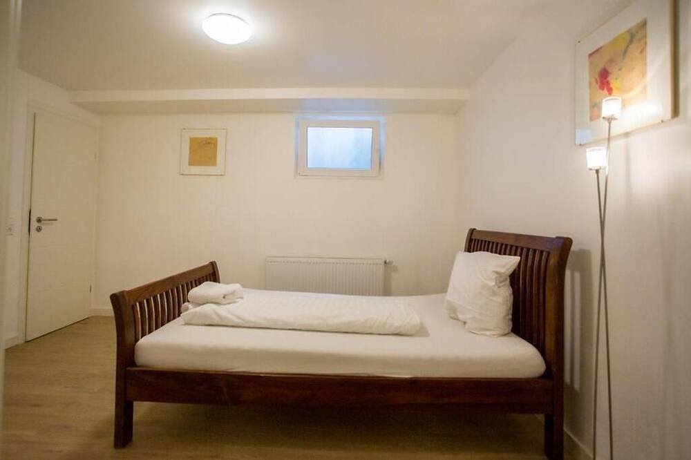 Ganze Wohnung, Business Apartment Kaiserslautern · Sleeps 2 · Full Kitchen · Living Room in Kaiserslautern, Saar-Nahe-Bergland