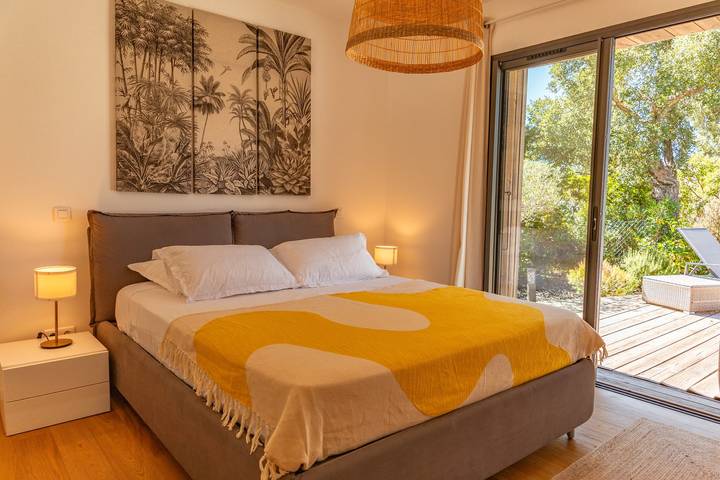 Location de vacances pour 8 personnes, avec terrasse ainsi que piscine et jardin, adapté aux familles à San-Gavino-di-Carbini - 4