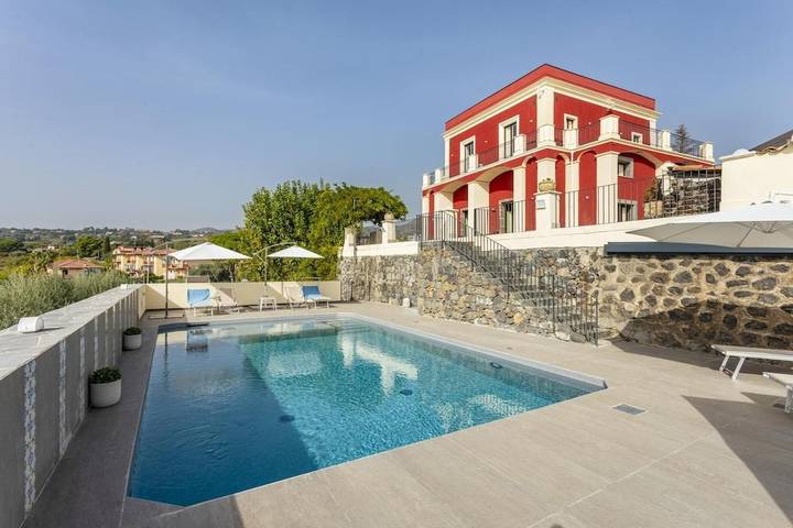 B&b per 4 persone, con Balcone e Terrazza nonché Giardino e Piscina a Aci Sant'Antonio