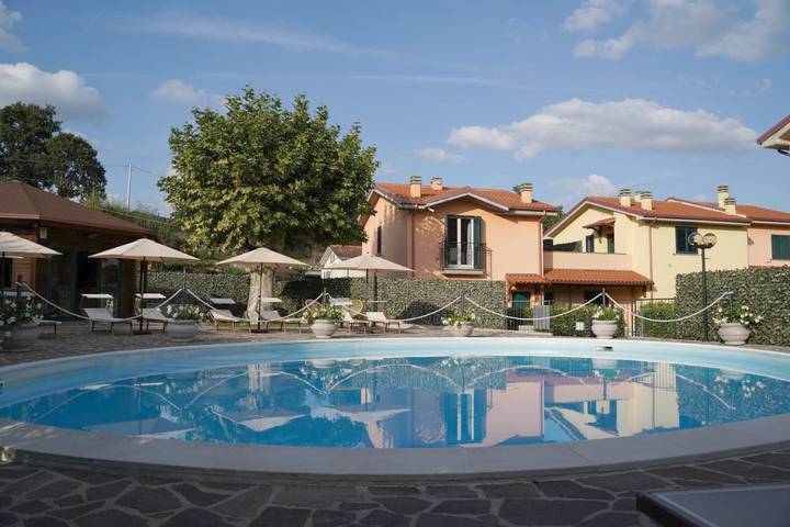 Vakantiewoning voor 2 personen, with uitzicht and zwembad as well as tuin in Molise