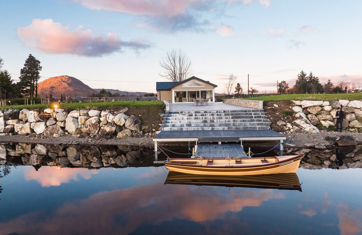 Lake Cottage in Connemara