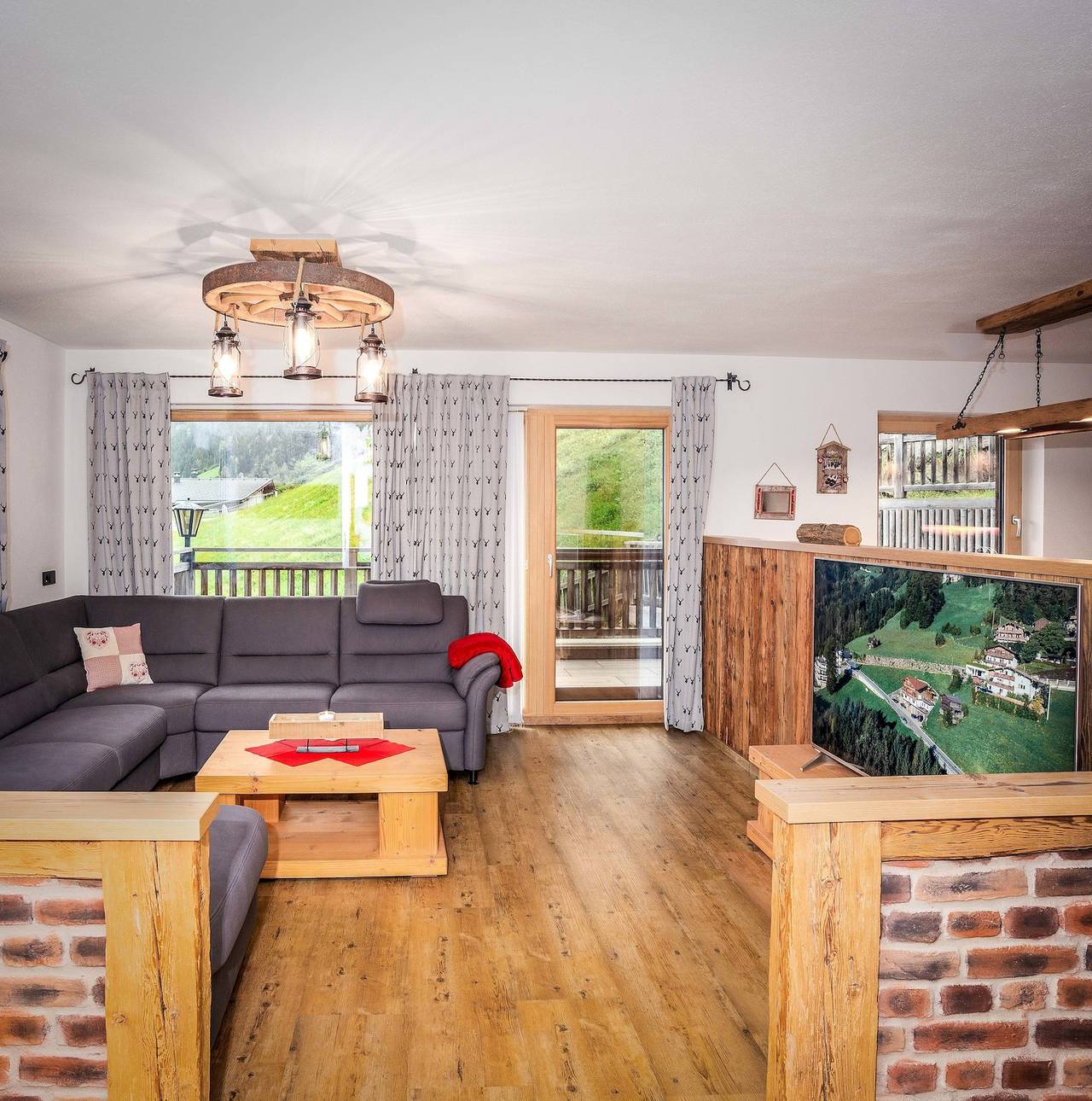 Ganze Ferienwohnung, Alpen Chalet Wohnung "Martha" in Tuxer Alpen, Zellberg