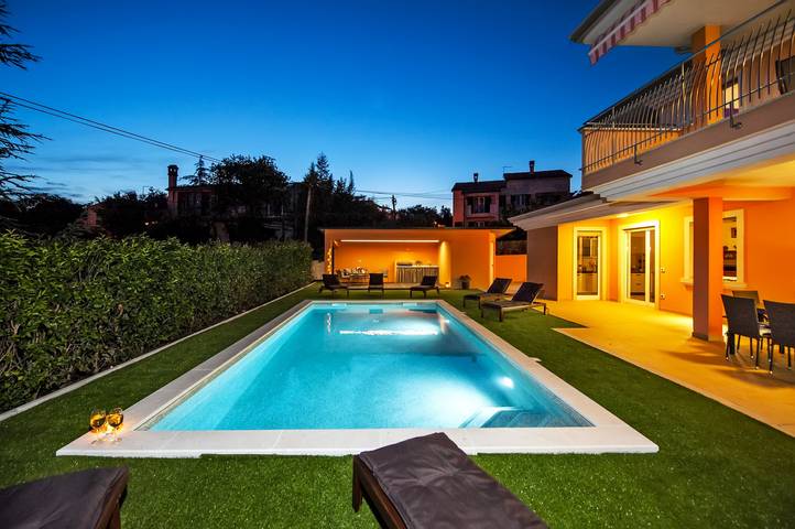 Villa für 8 Personen, mit Balkon und Whirlpool sowie Garten, kinderfreundlich in Rovinj - 2