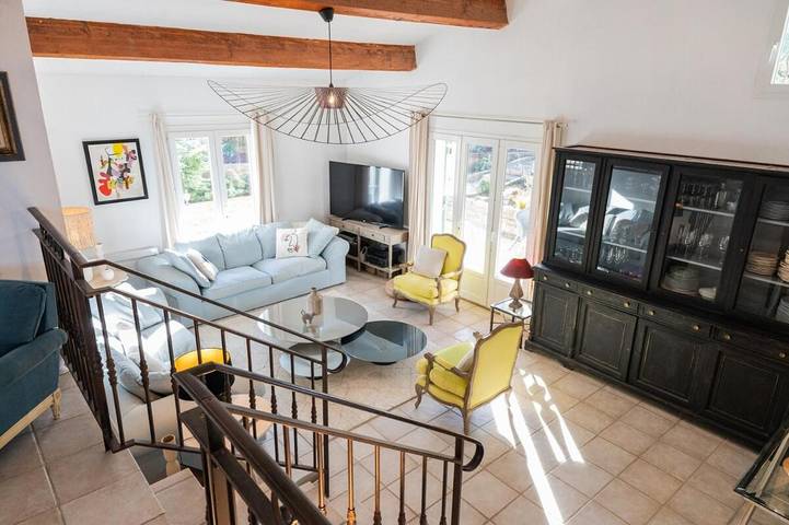 Location de vacances pour 11 personnes, avec piscine ainsi que jardin et vue à Grambois - 3