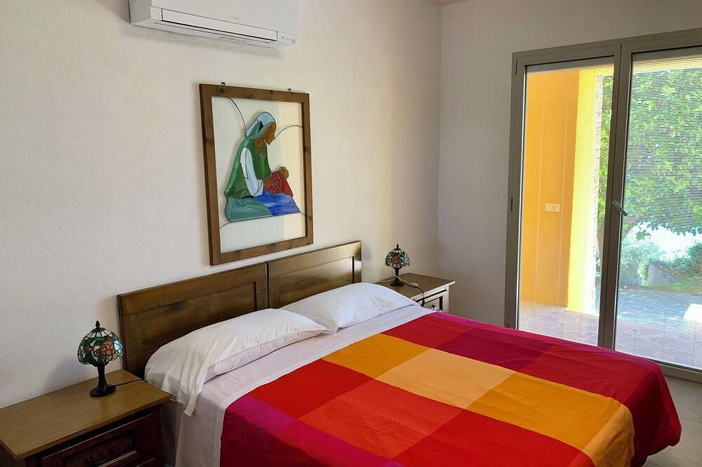 Appartement entier, In relaxation looking at the sea, with pool in Selva (Savone), Commune de Finale Ligure
