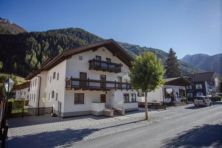 BnB für 2 Personen, mit Balkon in Sankt Anton am Arlberg