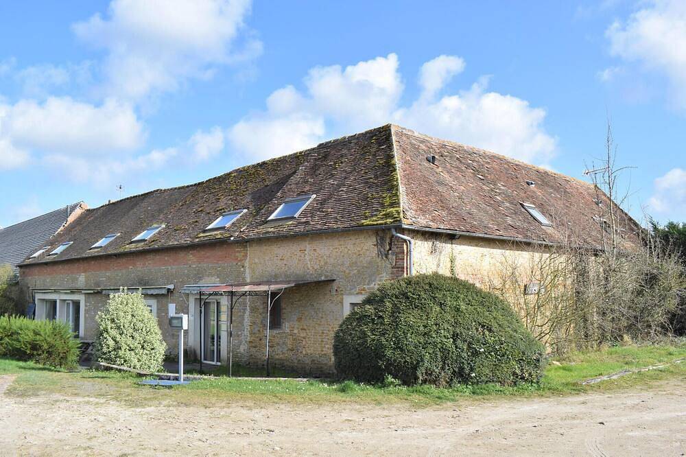 Cozy home in Janville with Wifi in Saint-Martin-des-Marais, Región de Caen