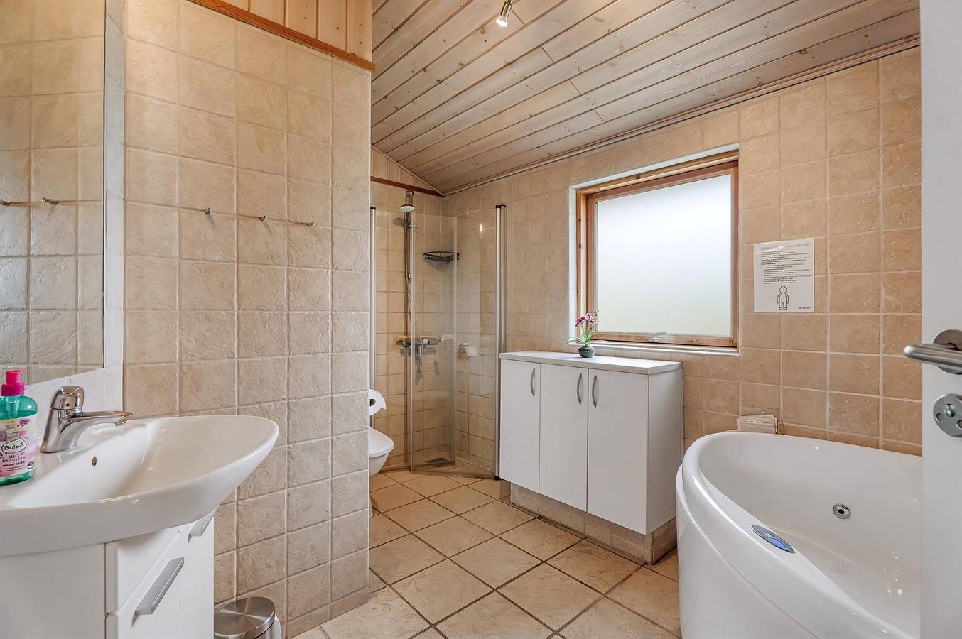 Stunning home in Rødby w/ Wifi, 3 Bedrooms and Sauna in Rødby, Schwedische Ostsee