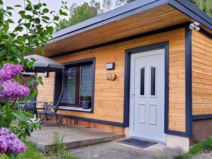Bungalow für 2 Personen, mit Terrasse und Garten