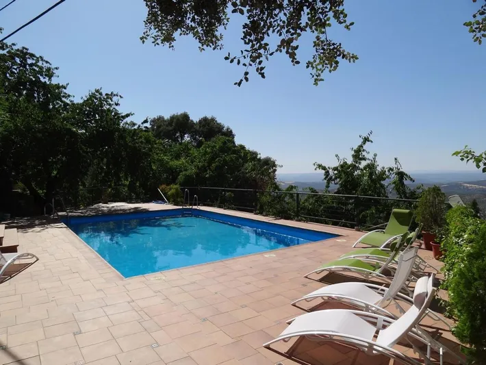 Aparthotel para 2 personas, con terraza y vistas además de jardín y piscina, Se admiten mascotas - 1
