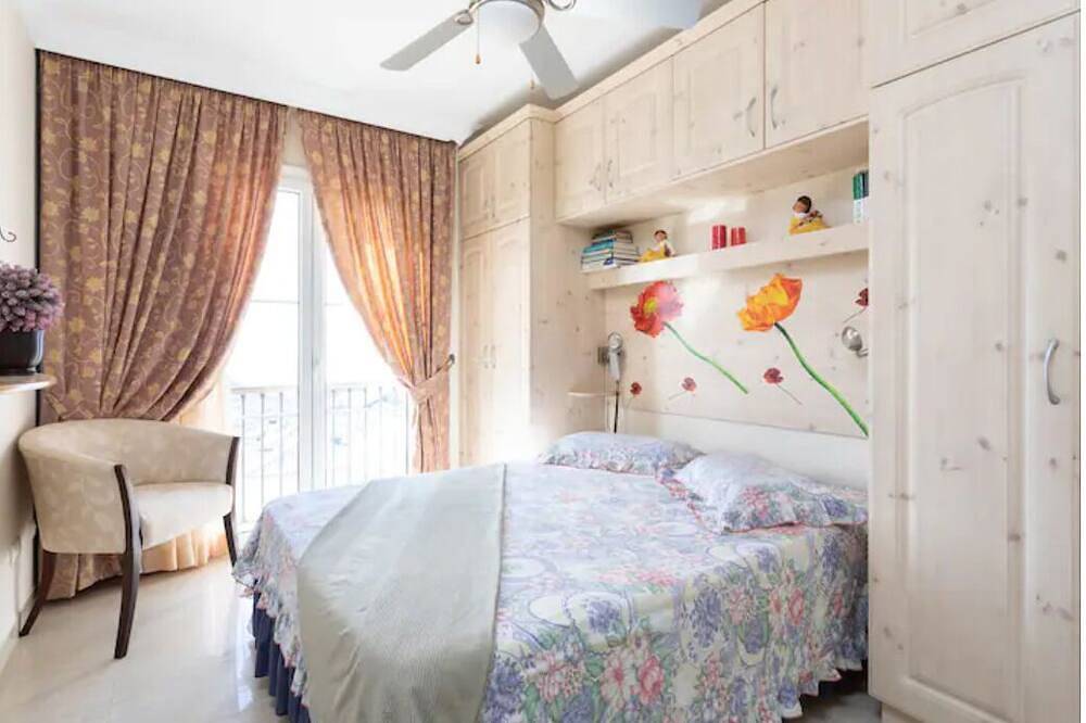 A house with wonderful views of Tenerife South, La Gomera and sunsets in Chayofa, Arona