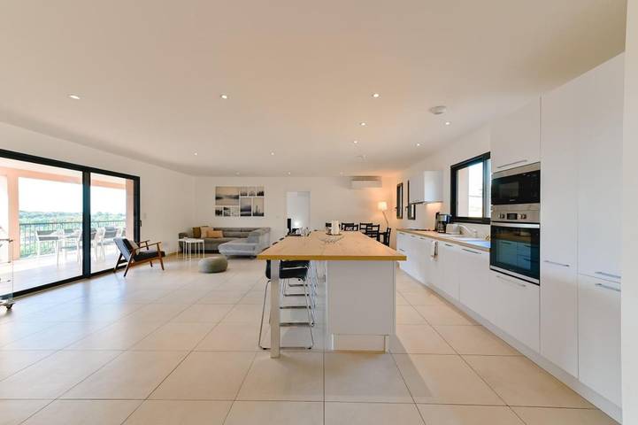 Location de vacances pour 8 personnes, avec piscine et jardin à Cauro - 2