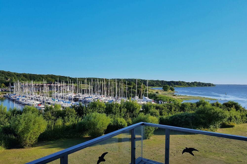 Ganze Wohnung, Ferienwohnung mit fantastischem Blick auf Ostsee, Hafen, Wälder und Felder in Glücksburg, Flensburger Förde