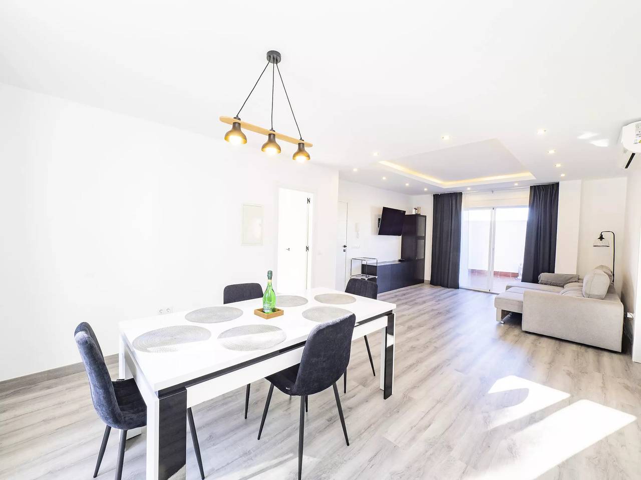 Apartamento entero, 3 estancias 4 Personas in Alhaurín el Grande, Provincia de Málaga