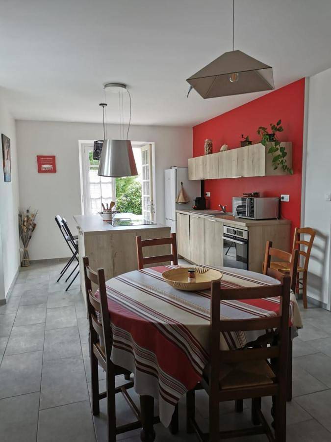 Appartement entier, Apartment with Terrace in Espelette, Région de Bayonne