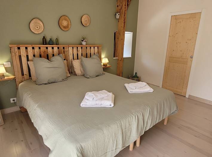 Chambre d’hôte pour 2 personnes, avec jardin dans le Cantal