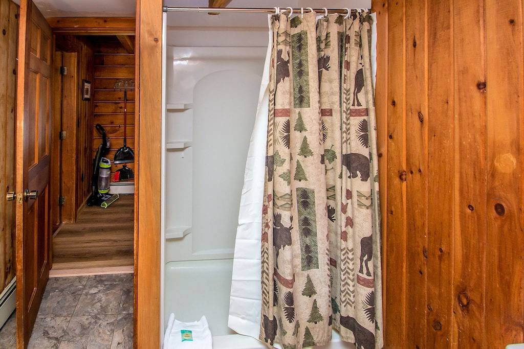 Log Home Mit Blick auf Black Mountain - Storyland Minuten entfernt Hunde willkommen in Jackson (NH), White Mountain National Forest