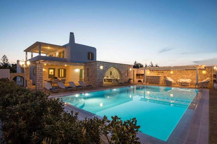 Location de vacances pour 8 personnes, avec jardin ainsi que piscine et jacuzzi dans Aliki - 2