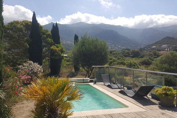 Gîte pour 3 personnes, avec jardin et terrasse à Oletta