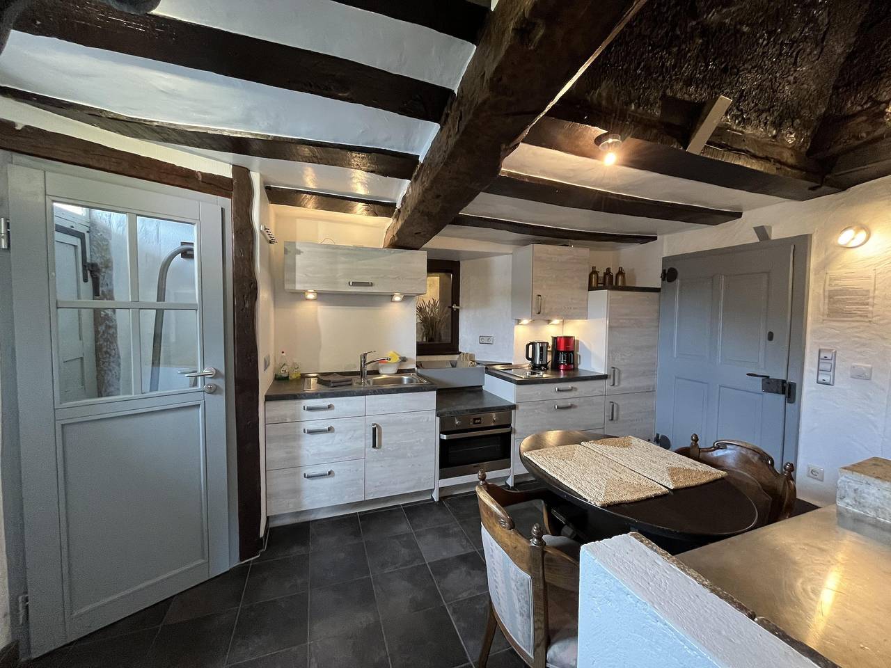 Ganze Ferienwohnung, 2-Bett-Ferienwohnung Bauernstube in Schalkenmehren, Vulkaneifel