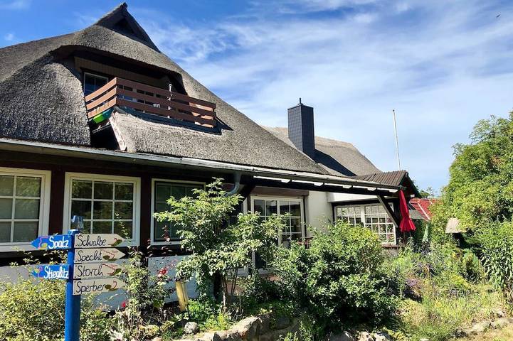 Cottage für 4 Personen, mit Balkon und Garten in Wustrow